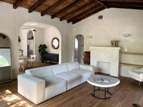 Vintage Minimal Design house in the Design District